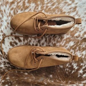 Lightly Used Like New UGG Tan Suede Boots with Shearling Lining Authentic 100%